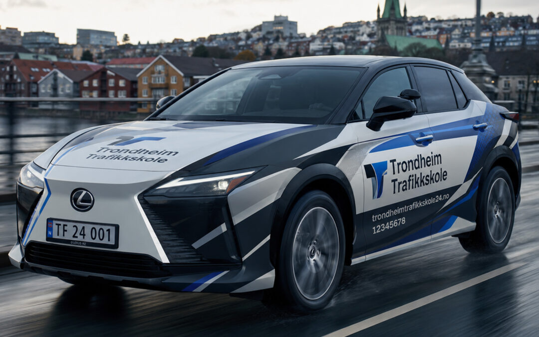 Trykt PPF-bilfoliering for trafikkskoler – moderne design, reklame og beskyttelse i ett