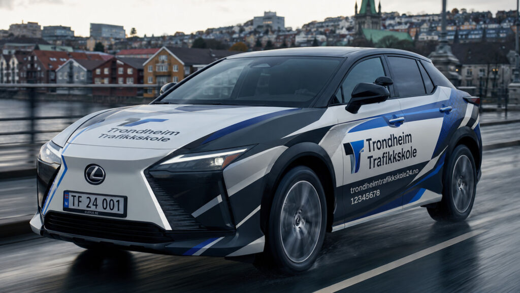 reklamefabrikk.no - Trykt PPF-bilfoliering for trafikkskoler - design og foliering - Lexus RZ 1