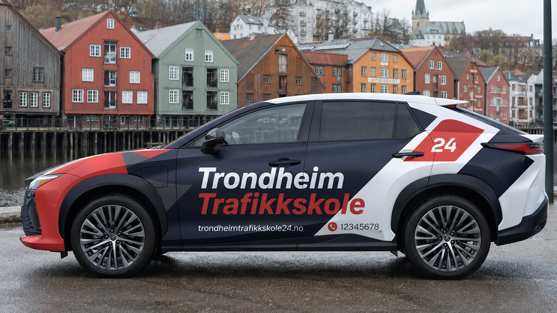 reklamefabrikk.no - Trykt PPF-bilfoliering for trafikkskoler - design og foliering - Lexus RZ 3